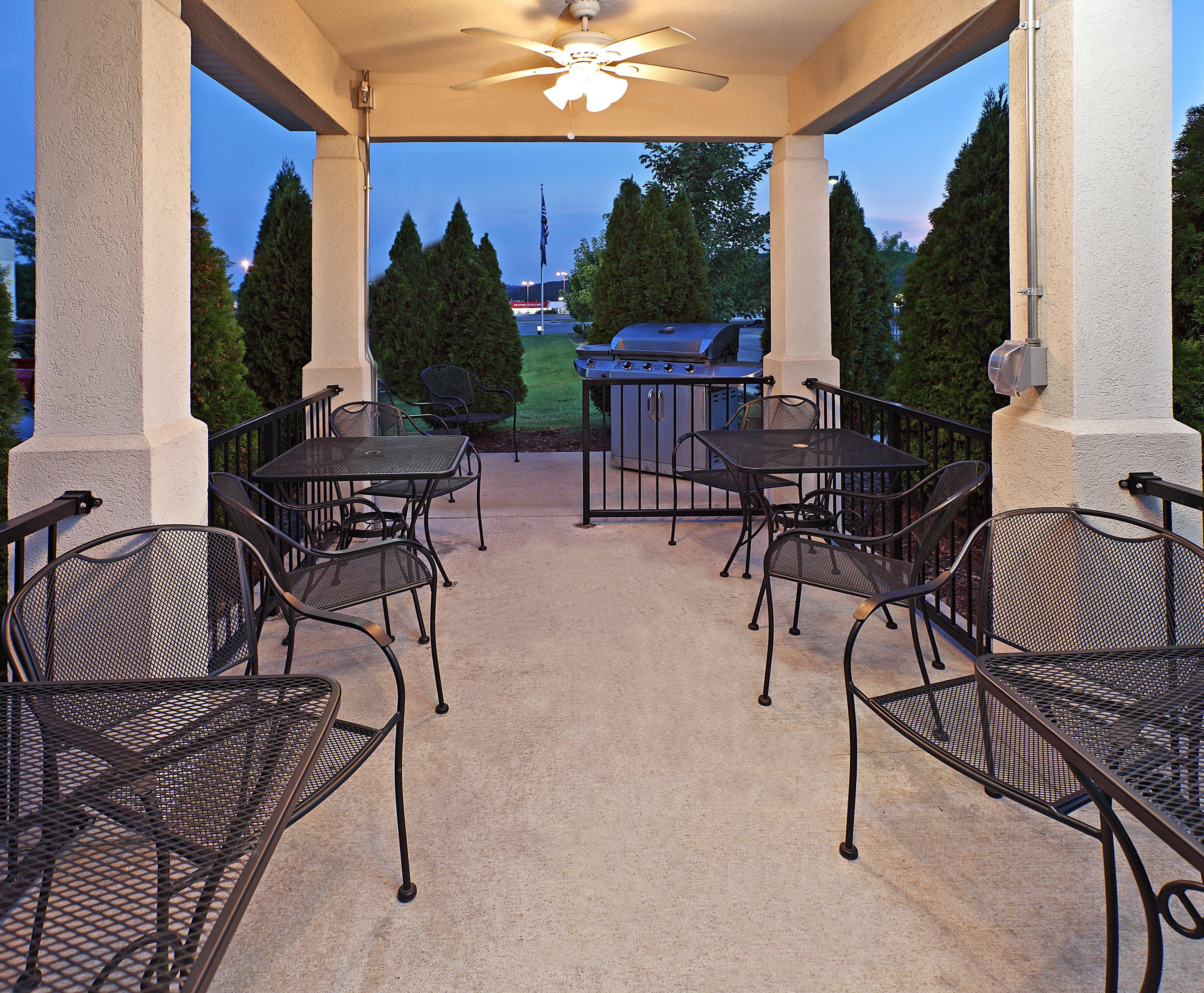 Candlewood Suites Fayetteville By Ihg Restaurant photo