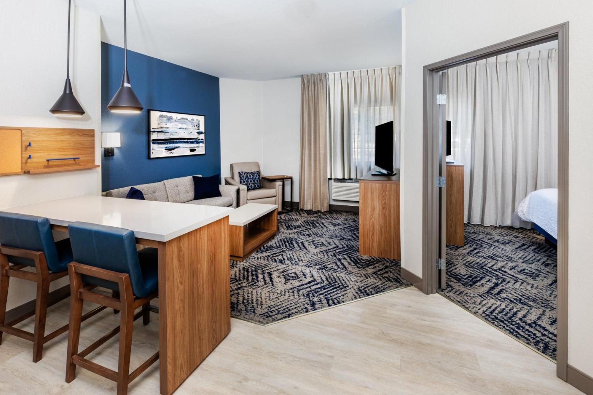 Candlewood Suites Fayetteville By Ihg Exterior photo
