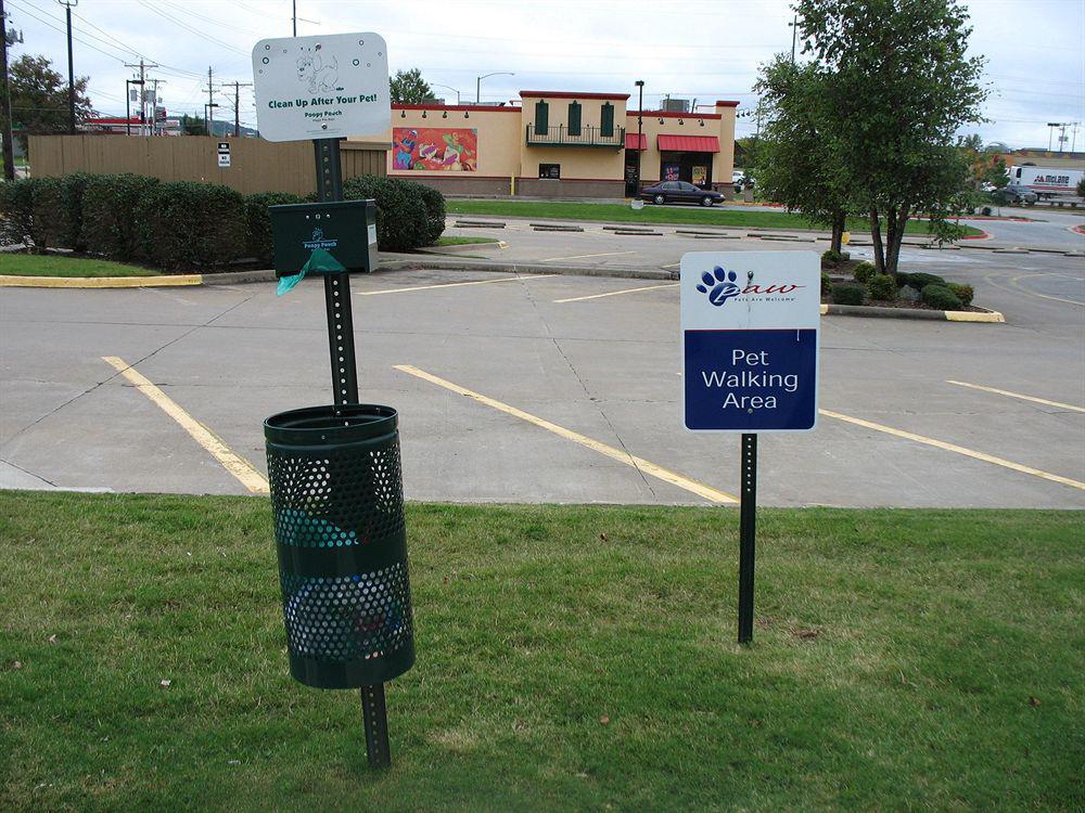 Candlewood Suites Fayetteville, An Ihg Hotel Exterior photo