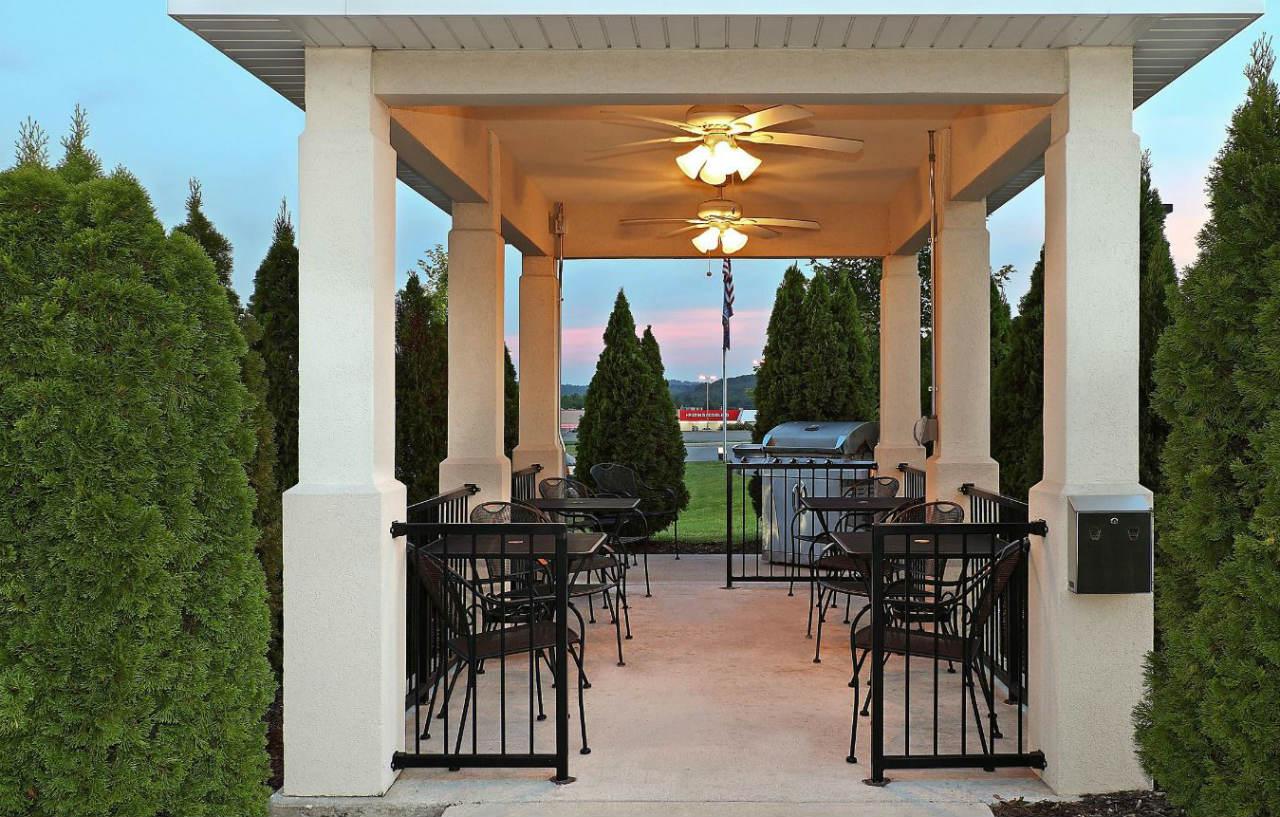 Candlewood Suites Fayetteville By Ihg Exterior photo